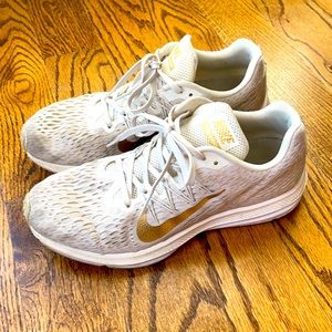 Nike Zoom Winflo 5 Gold & white 💛🤍